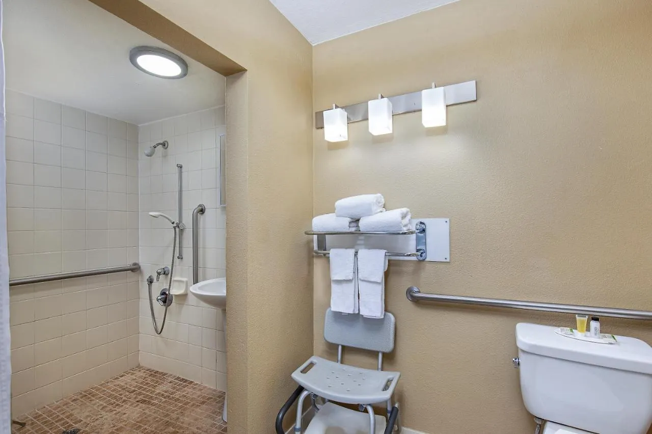 Super 8 By Wyndham Nashville West Hotel