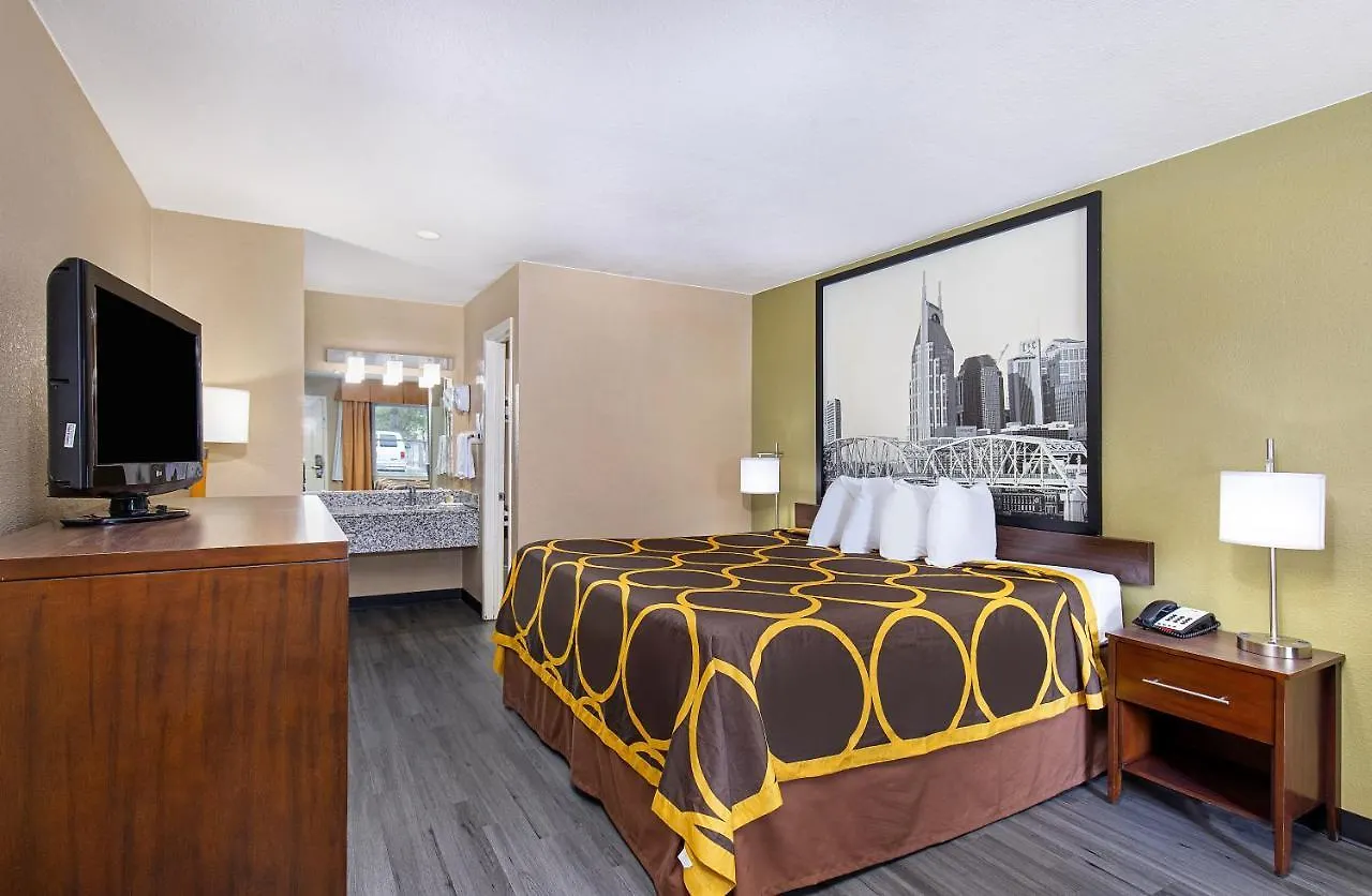 Super 8 By Wyndham Nashville West Hotel