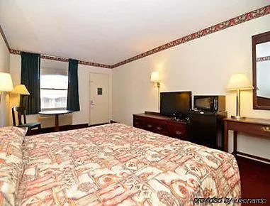 Hotel Super 8 By Wyndham Nashville West