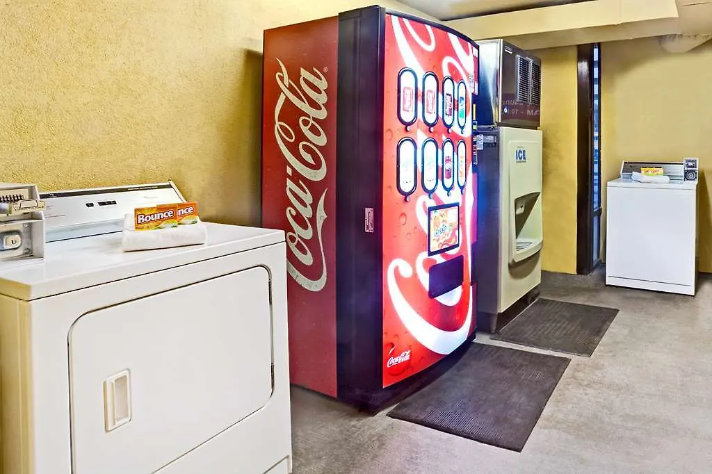 Super 8 By Wyndham Nashville West 2*,  United States
