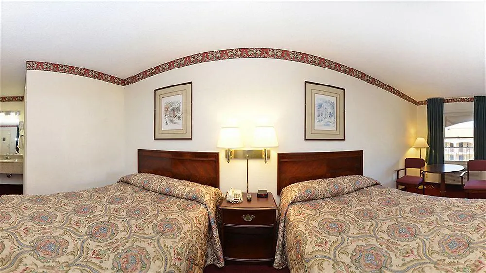 Super 8 By Wyndham Nashville West Hotel